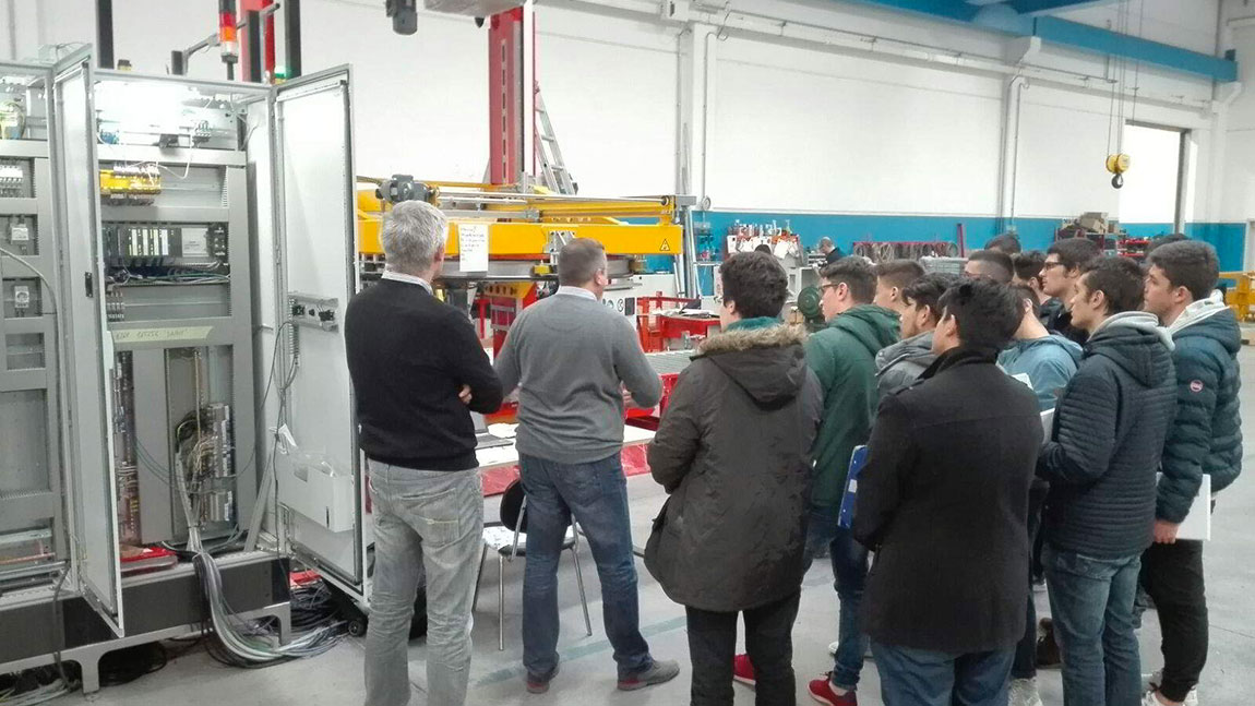 Technical seminar at “Artom” school